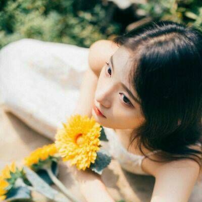 12张成熟气质感拉满的唯美女生头像合集