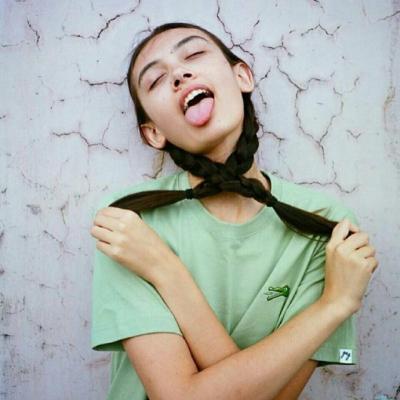 21张欧美搞怪个性女生头像 高清大图合集