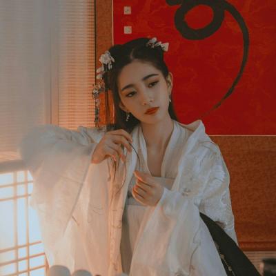 23张高清好看的女生古风微信头像，氛围感拉满