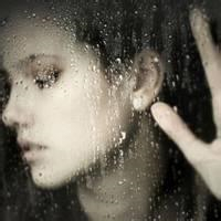 17张氛围感拉满！伤感意境的女生雨中头像合集