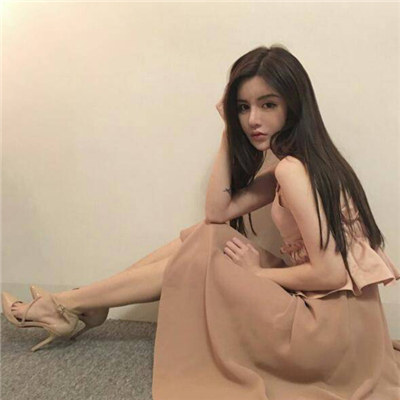 22张高清露肩性感女生头像 好看的女生头像合集