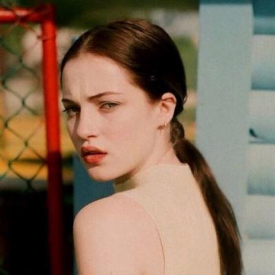 24张高清气质款欧美风女生头像合集