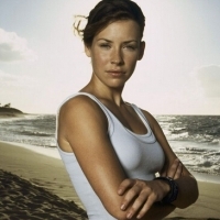 双手抱胸的自信成功女生头像 12张合集