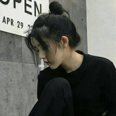 霸气又带感！13张高清痞味女生头像合集