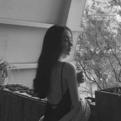 26张高冷霸气黑白女生头像 氛围感拉满的黑白女头合集