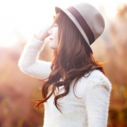 深秋氛围感拉满的女生唯美头像 就这一张