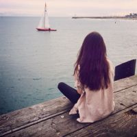 20张盘腿女生背影头像合集 免费下载