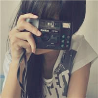 拿相机的青春女生头像合集 35张