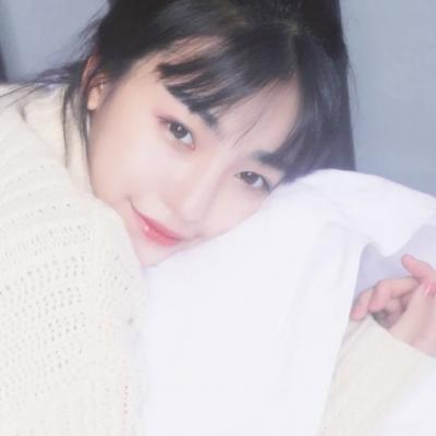 19张简约干净的白色系小清新女生头像合集