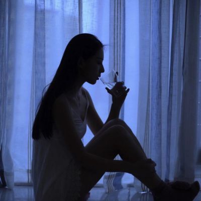 37张高清伤感女生侧面唯美头像图片