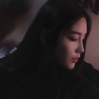 24张高清伤感孤独女生头像合集