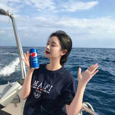 12张高清蓝色系清纯女生头像 氛围感拉满