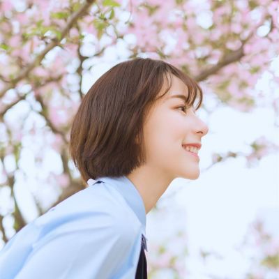 35张高清无水印清新美女微信头像 适合女生用的头像合集