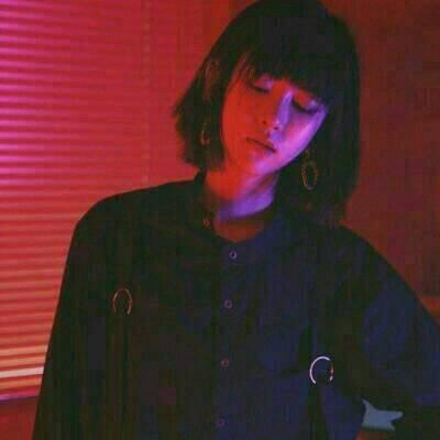 带血诡异颓废女生头像合集 14张可直接用