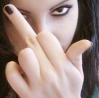 女生竖中指鄙视头像合集 9张霸气个性女生头像