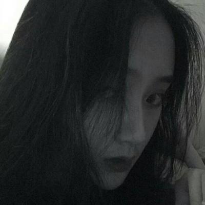 26张高冷霸气黑白女生头像 氛围感拉满的黑白女头合集