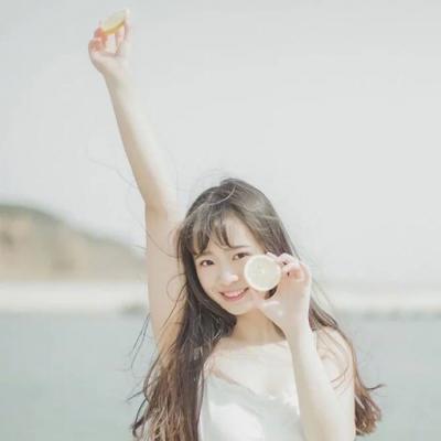 19张简约干净的白色系小清新女生头像合集