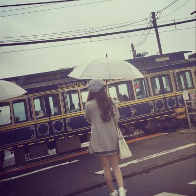 27张女生伤感背影头像 氛围感拉满的治愈系女头合集