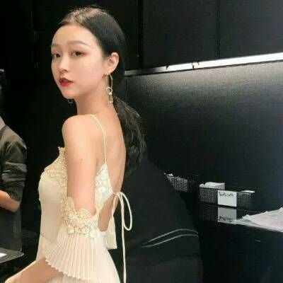 23张高清酷感个性女生头像 个性女孩头像合集