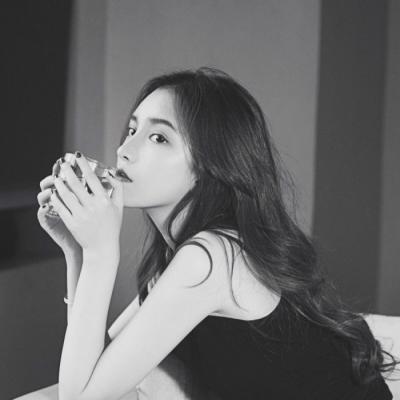高冷御姐黑白女头像！23张高清好看的头像合集