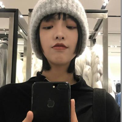 女生对着镜子用手机自拍的高清头像合集 共34张好看的镜拍女生头像