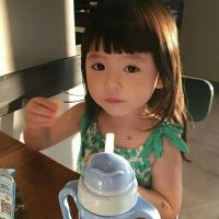 30张超萌小女孩吃东西头像 软乎乎的女生萌娃头像合集
