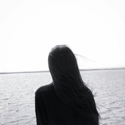 17张高清唯美女生背影头像 适合当头像的氛围感美图