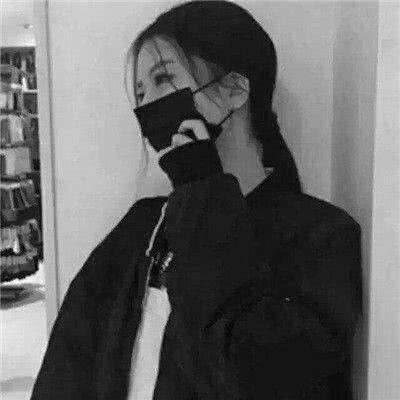 黑白伤感女生头像合集 12张高清颓废孤独风格女头