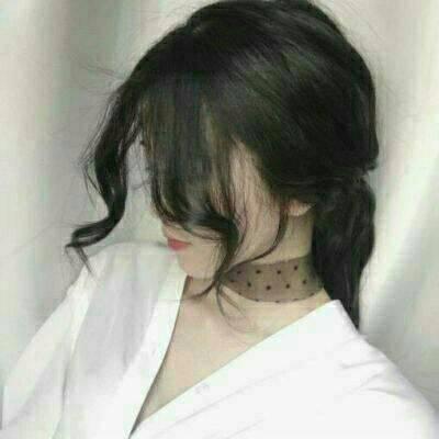 33张超拽霸气冷酷女生头像 高清好看直接用