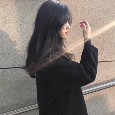 36张有气质的女生侧面/背影头像 高清质感拉满