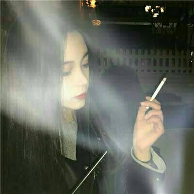 霸气拽酷抽烟女生头像合集 11张高清图分享