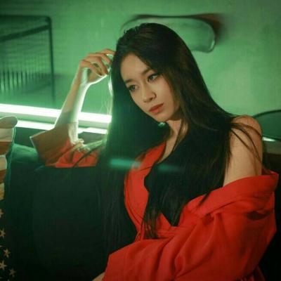 32张自带女王气场的女生头像合集