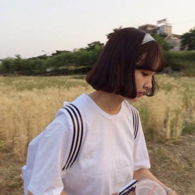 20张高清高冷短发女生头像合集