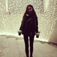 36张氛围感拉满的QQ女生全身头像 时尚又接地气的美女头像合集