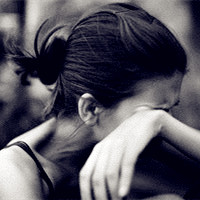 21张emo哭脸女生头像 戳中崩溃瞬间的伤感流泪头像