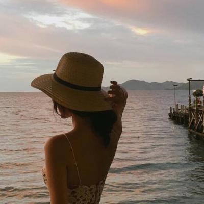 30张高清女生意境背影头像 氛围感拉满的女头合集