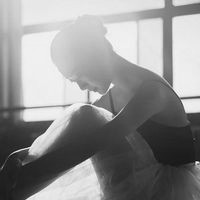 14张芭蕾主题黑白女生头像 氛围感拉满