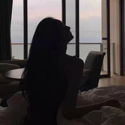 新款颓废伤感女生QQ头像 16张高清好看的颓废女头汇总