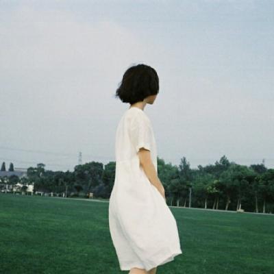21张高清有质感的女生背影头像 简约气质拉满