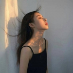 女生难过的微信头像 28张高清合集