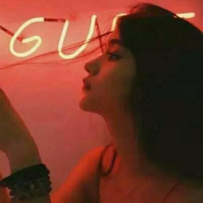 红色系霸气女生QQ头像 10张高清红色控专属头像