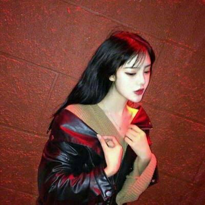 33张超拽霸气冷酷女生头像 高清好看直接用