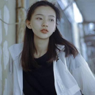 24张高清伤感孤独女生头像合集