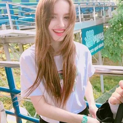 19张高清欧美女生霸气拽头像 好看又有范儿