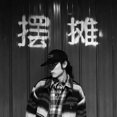 超拽霸气黑社会女老大头像合集 15张高清女生头像