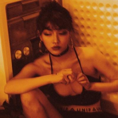 霸气拽女生高清头像合集！21张耐看又有型的女生头像图