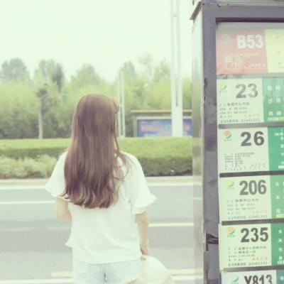 21张高清有质感的女生背影头像 简约气质拉满