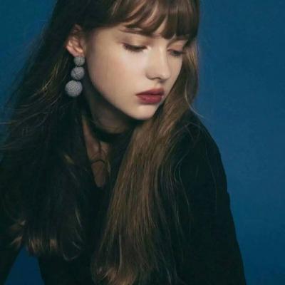 19张高清欧美女生霸气拽头像 好看又有范儿