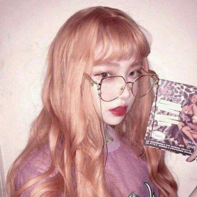 戴透明圆框眼镜的女生头像来啦！18张高清好看的眼镜控女生头像合集