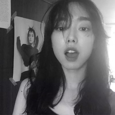 女生黑白微信头像合集 13张高清质感图